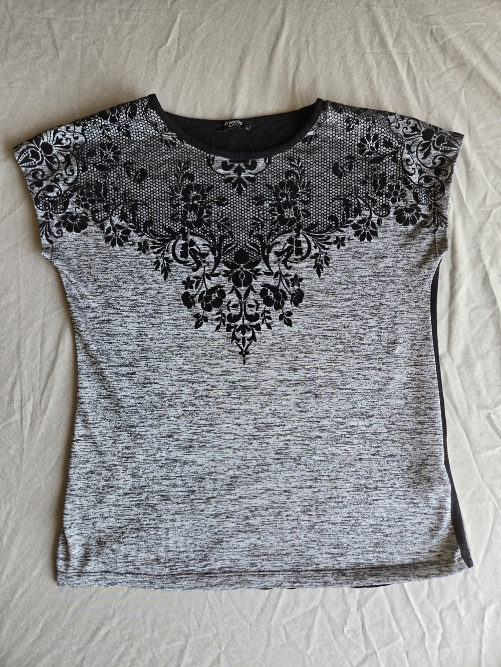 Black & Heather Gray Floral Yoke Short Sleeve Tee